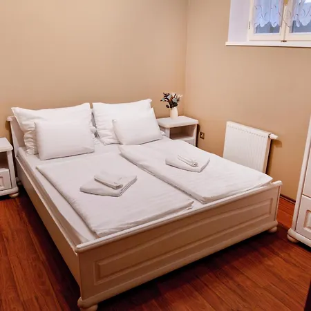 Emausy Apartment