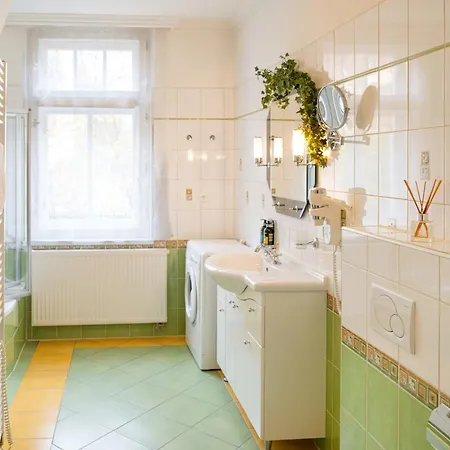 Apartment Emausy *